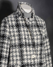 Cappotto donna Hubert Gasser in misto lana vergine a quadri bianchi e neri effetto Bouclè (9 di 18)