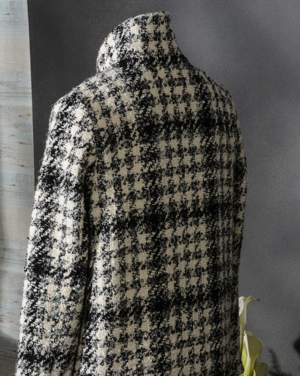 Cappotto donna Hubert Gasser in misto lana vergine a quadri bianchi e neri effetto Bouclè (12 di 18)
