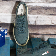 AUTRY Action Shoes Medalist LOW MAN Green Sneakers in Nabuk verde - AULM NN07