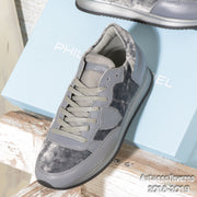 Sneaker grigia in pelle e velluto Philippe Model TRLD EV07