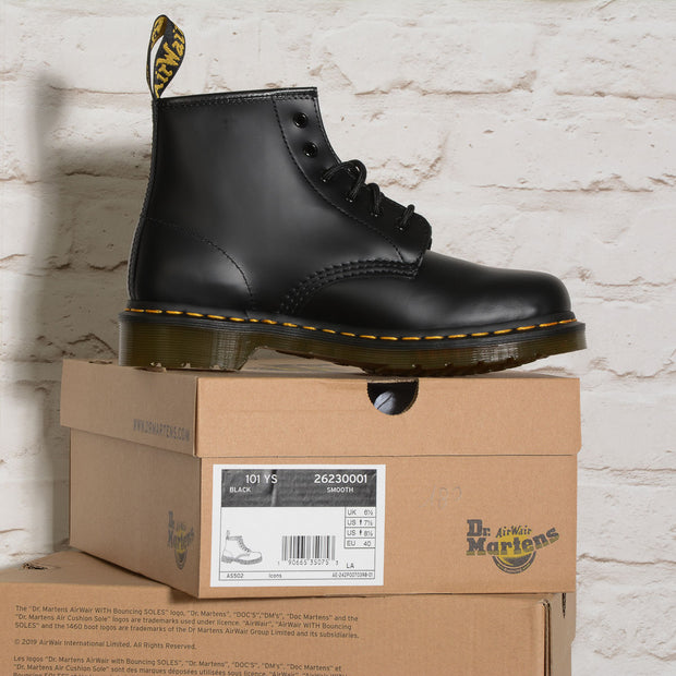 Stivali donna Dr Martens 101 YELLOW STITCH BLACK SMOOTH 26230001 (1 di 14)