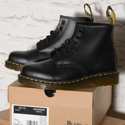 Stivali donna Dr Martens 101 YELLOW STITCH BLACK SMOOTH 26230001 (9 di 14)